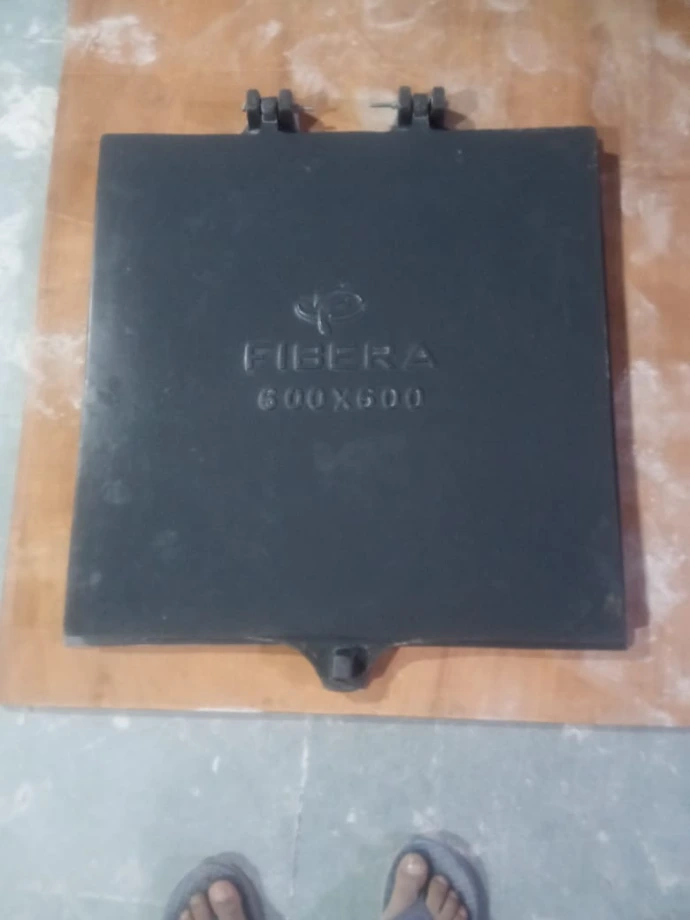 Watertight composite access hatch for industrial overhead tanks